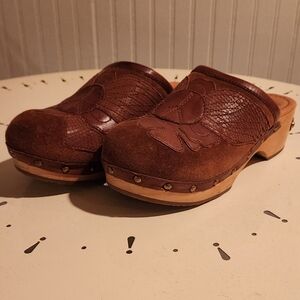Women's Lucky Brand Suede Clog size 8